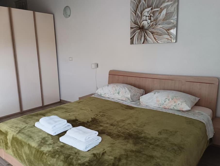 Apartment, 200M From Sea Бртонигла Экстерьер фото