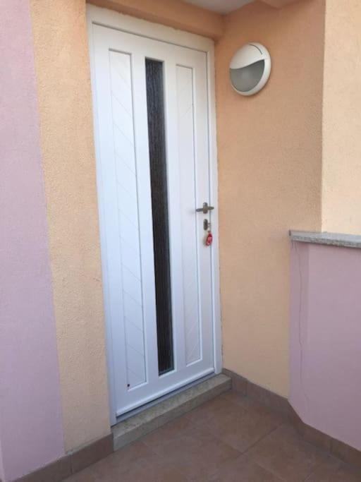 Apartment, 200M From Sea Бртонигла Экстерьер фото